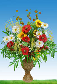 Полевые цветы в плетеной вазе